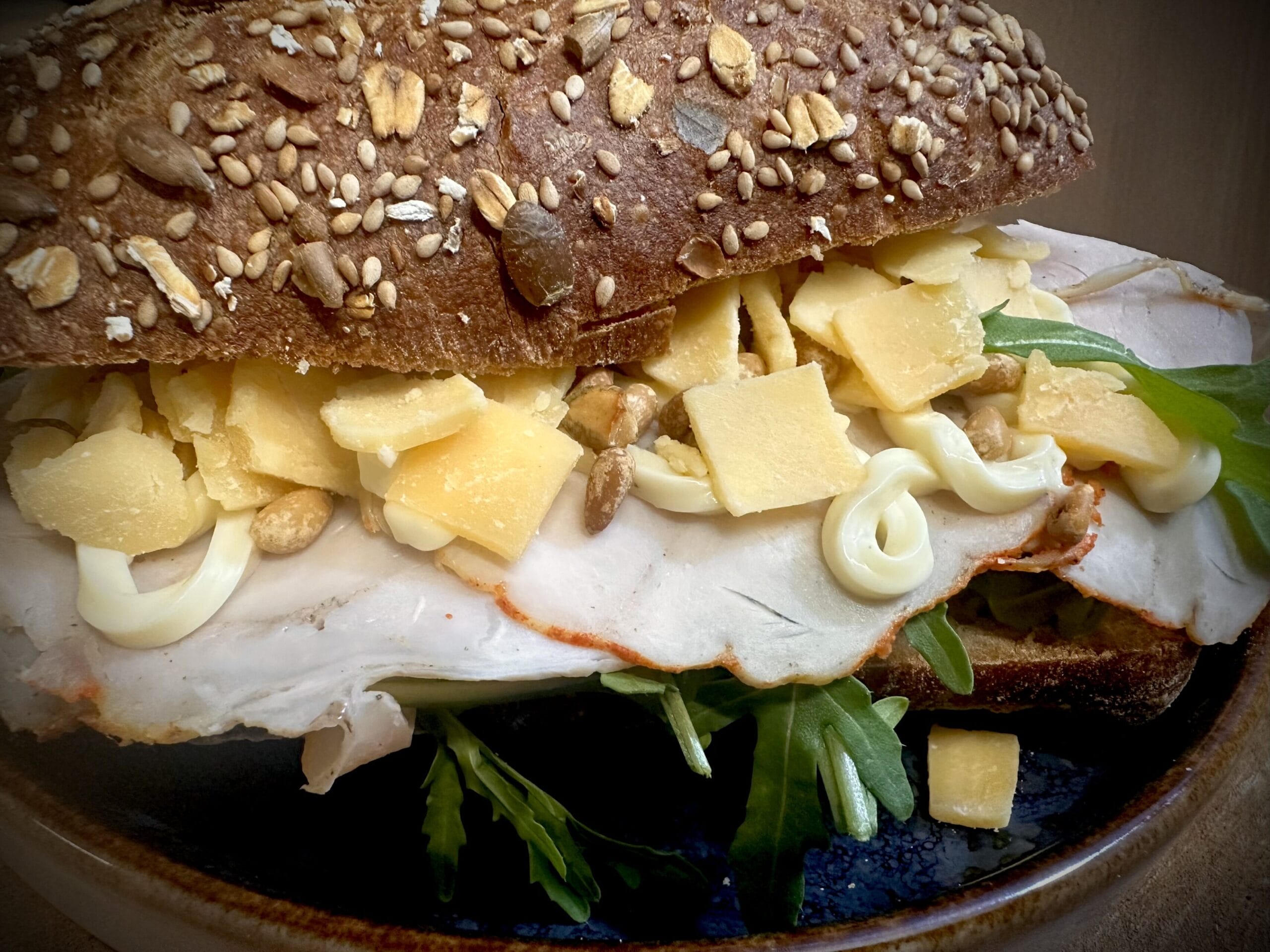 Broodje gerolde Kip Truffel